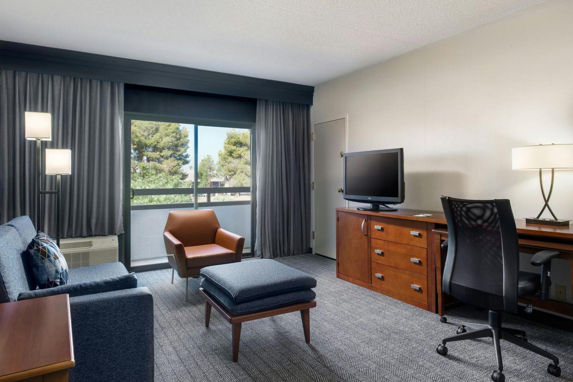 Courtyard By Marriott Phoenix Airport Dış mekan fotoğraf
